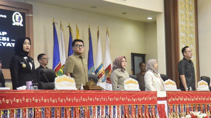 PIMPIN-PARIPURNA-Ketua-DPRD-Provinsi12