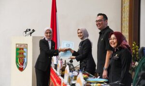 Rapat-Paripurna-DPRD-Lampung